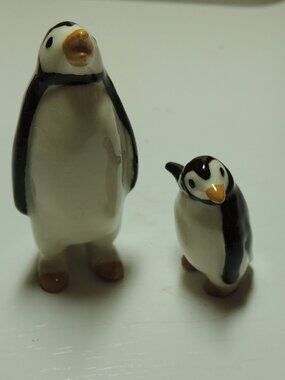 Hagen-Renaker penguin set